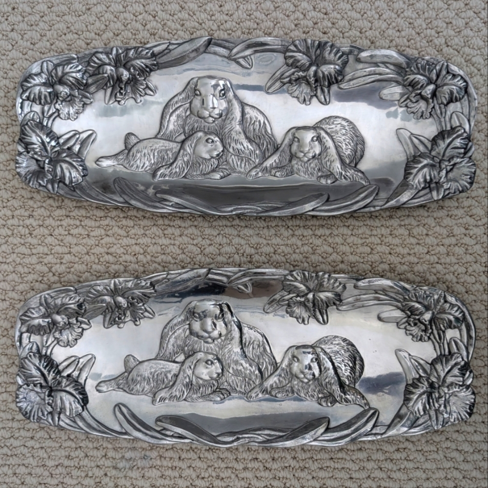 2 ARTHUR COURT Bunny Rabbit Serving Trays Mom Daughters Bread Tray Platter Set